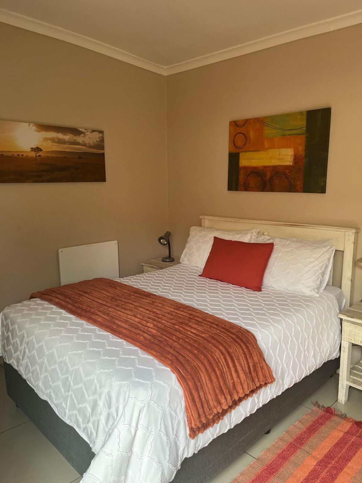 At Sta-Plus Guest House Port Elizabeth Eksteriør bilde
