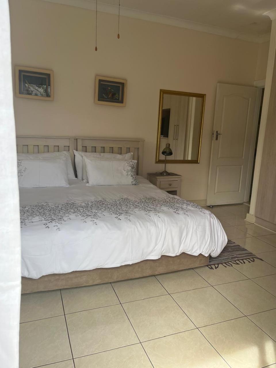 At Sta-Plus Guest House Port Elizabeth Eksteriør bilde